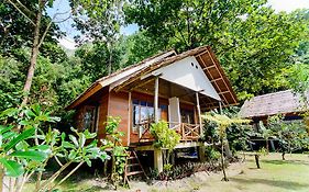 Pulau Ora Maluku Resort
