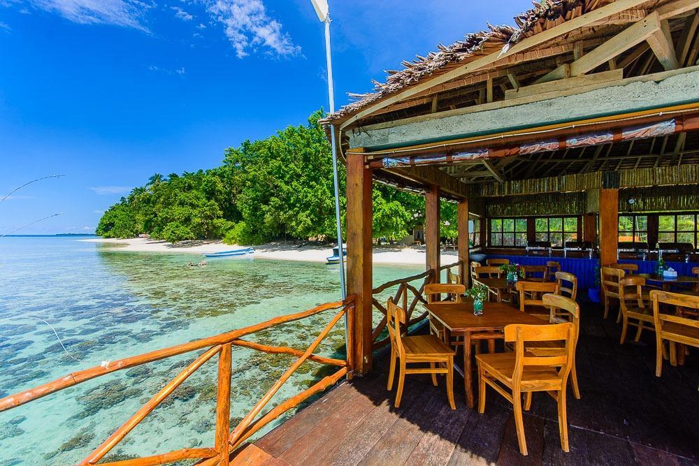 Ora Beach Resort Saleman Bagian luar foto